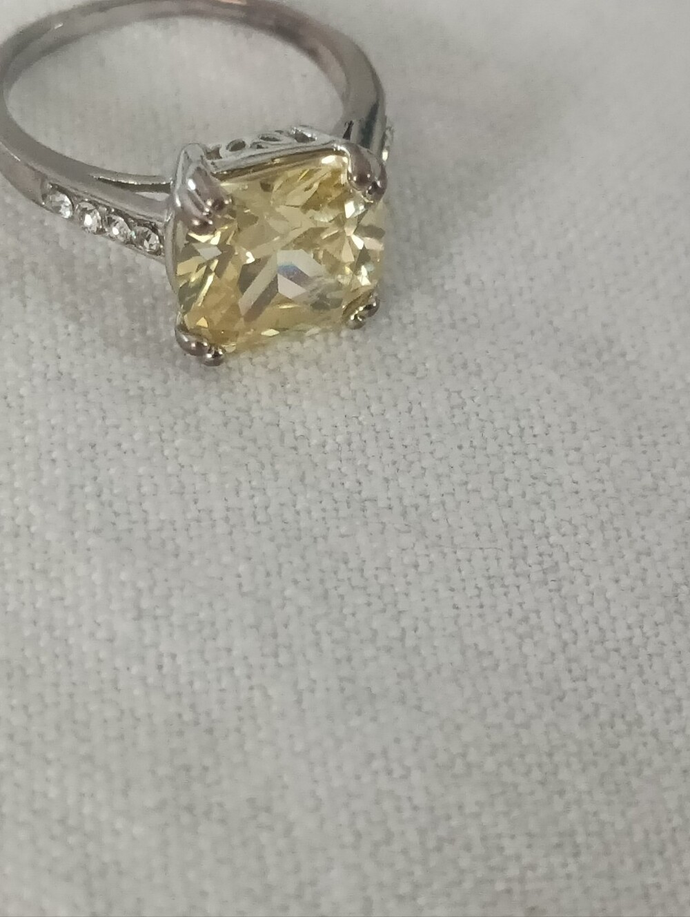 Yellow Cushion-Cut Gemstone Ring in Silver Tone - Picture 4 of 7
